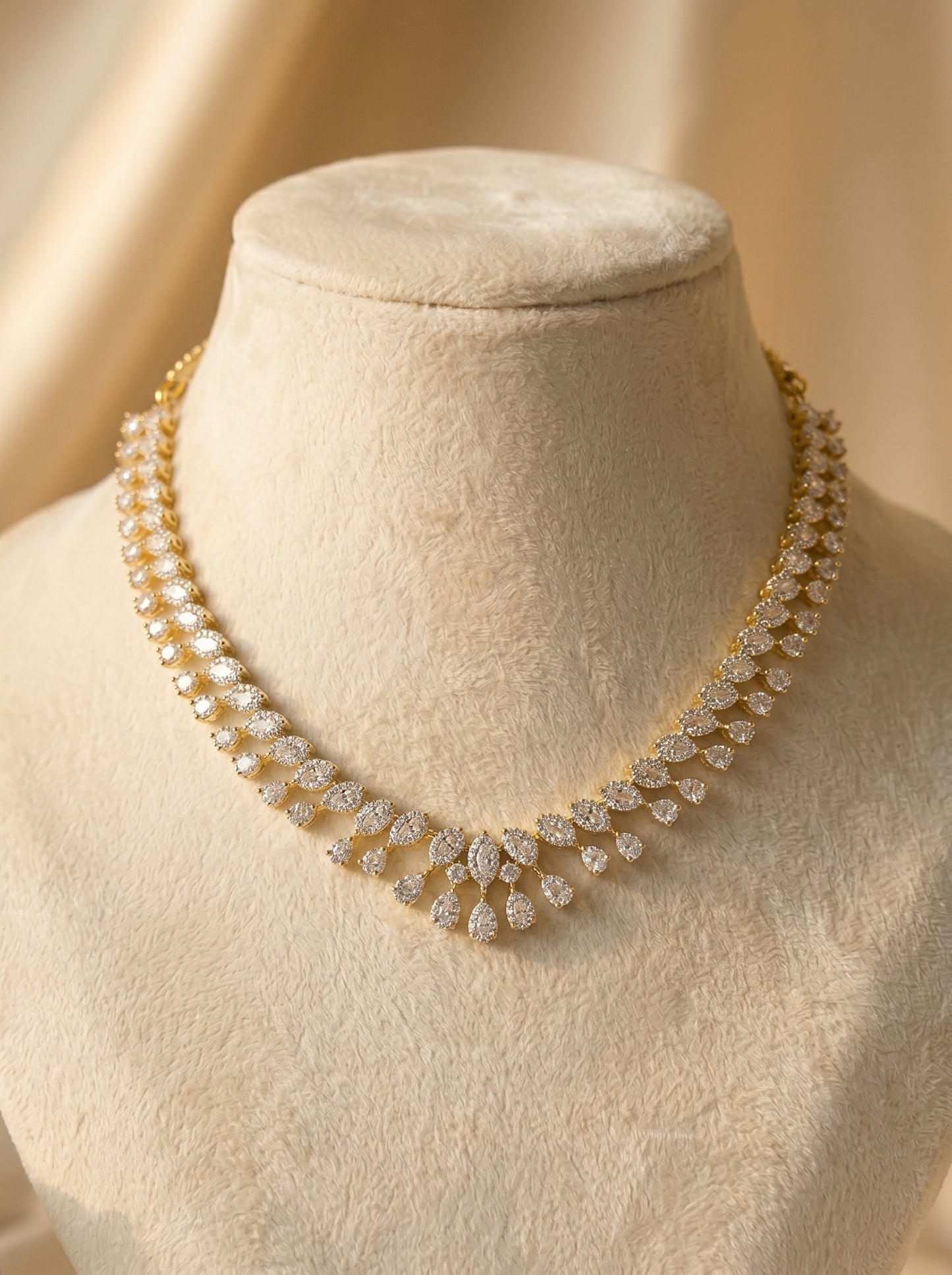 Tara Radiant Necklace Set