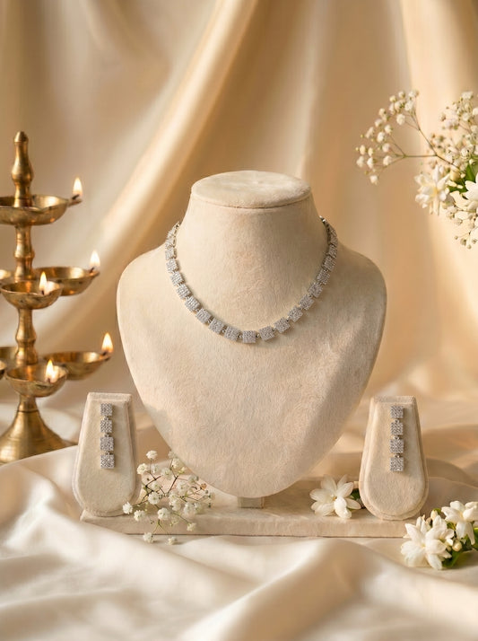 Kiara Geometric Luxe Necklace Set