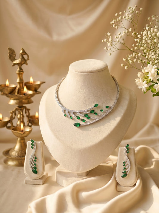 Naina Emerald Feather Hasli