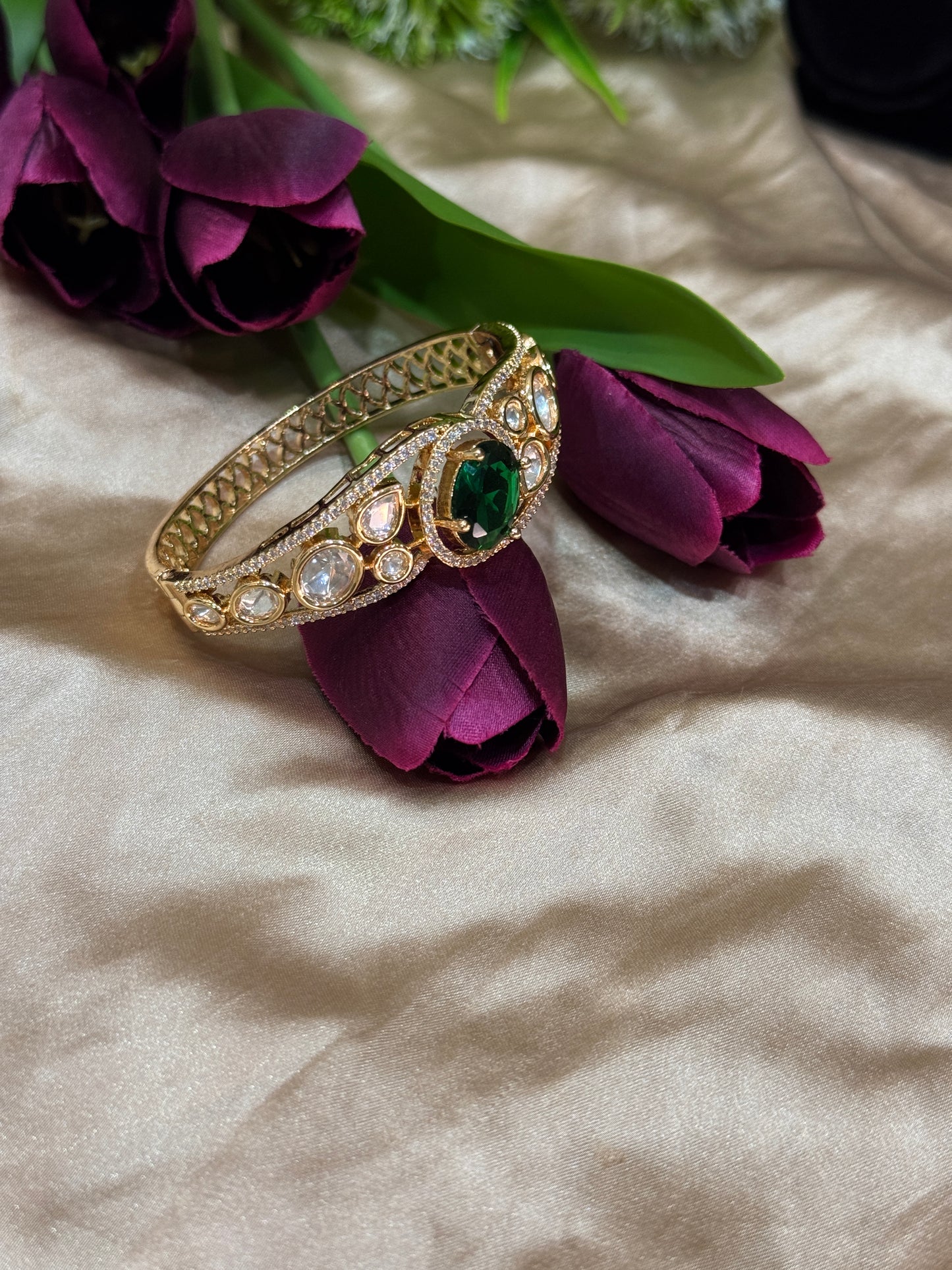 Aaradhya Emerald Polki Heritage Kada