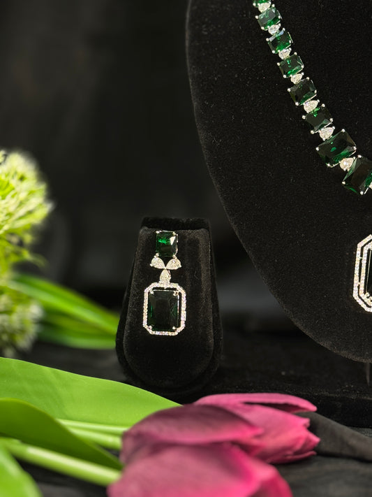 Zara Emerald Necklace Set w Rhodium Polish